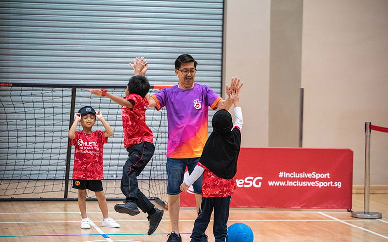 A Team Nila volunteer helping out at Inclusive Sports Festival 2019