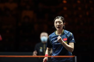 World no. 1 Chen Meng knocks out Singapore's star paddler Feng Tianwei 3-0, to progress to the last 4 of the WTT Cup Finals!