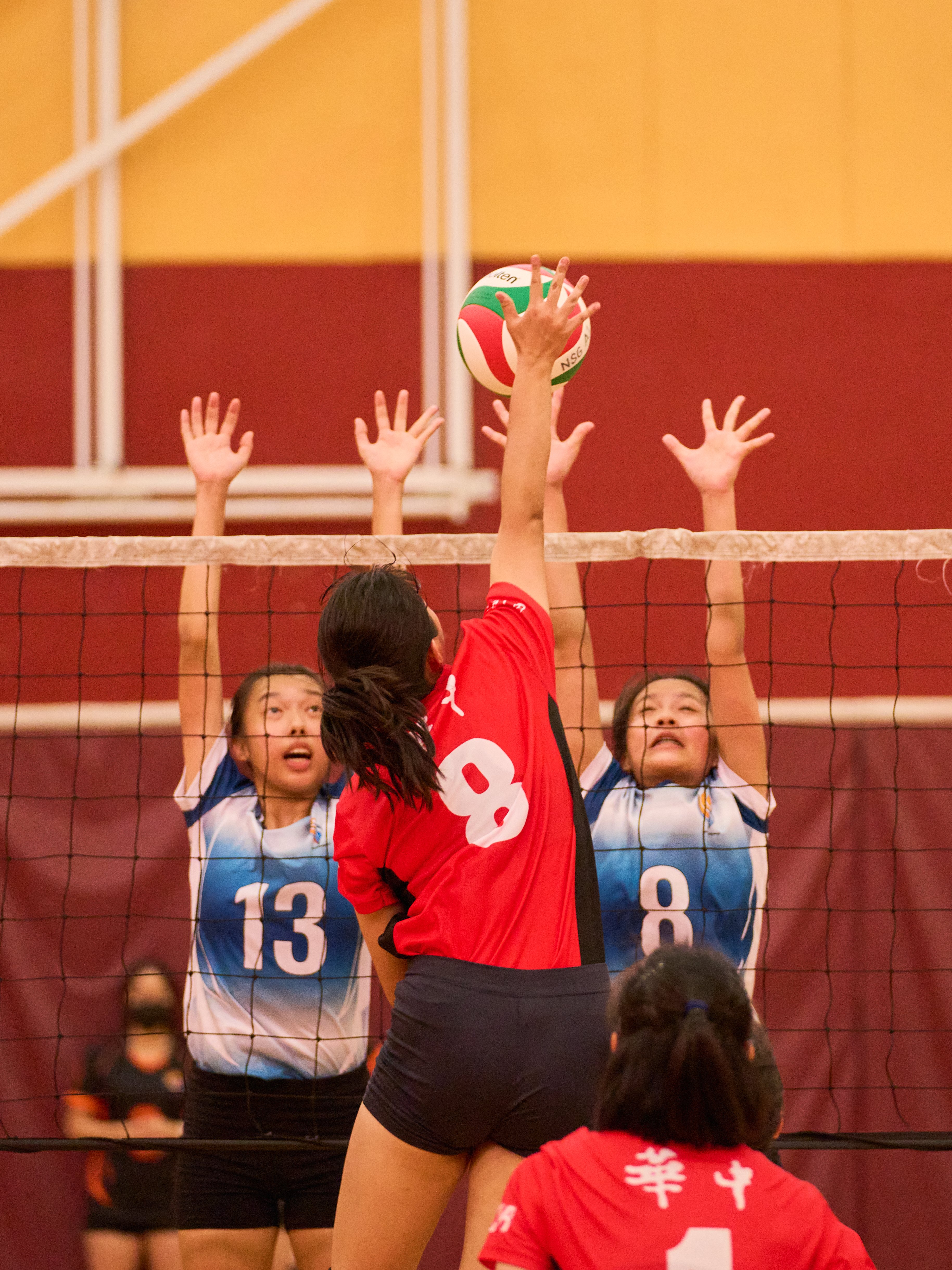 2022-05-06 Volleyball A Div Girls HCI vs ASRJC S2 Pearl Ye P W (8 HCI) smashed at ASRJC Photo by Eric Koh DSC00292