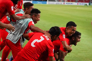 AFF Suzuki Cup 2020 : Singapore overcome the Philippines 2-1 to sit on top of Group A!